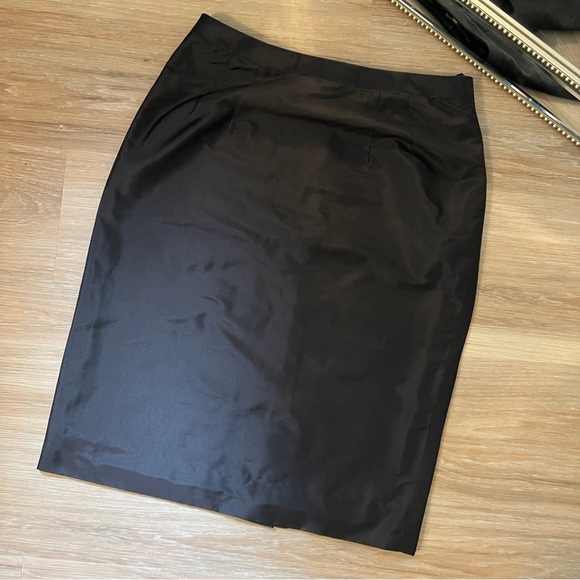 Marisa Baratelli Dresses & Skirts - Marisa Baratelli Black 100% Thai Silk Pencil Skirt Size 8 knee length formal